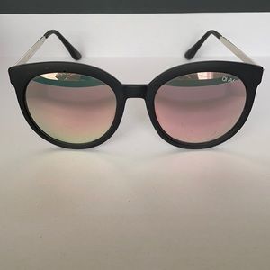 QUAY x Chrisspy jet lag sunglasses